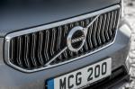 Volvo XC40 T5 Plug-in Hybrid Inscription 2002 года (UK)